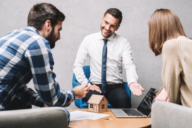 First Mortgage Broker or Realtor | Mortgage Broker Over a Realtor